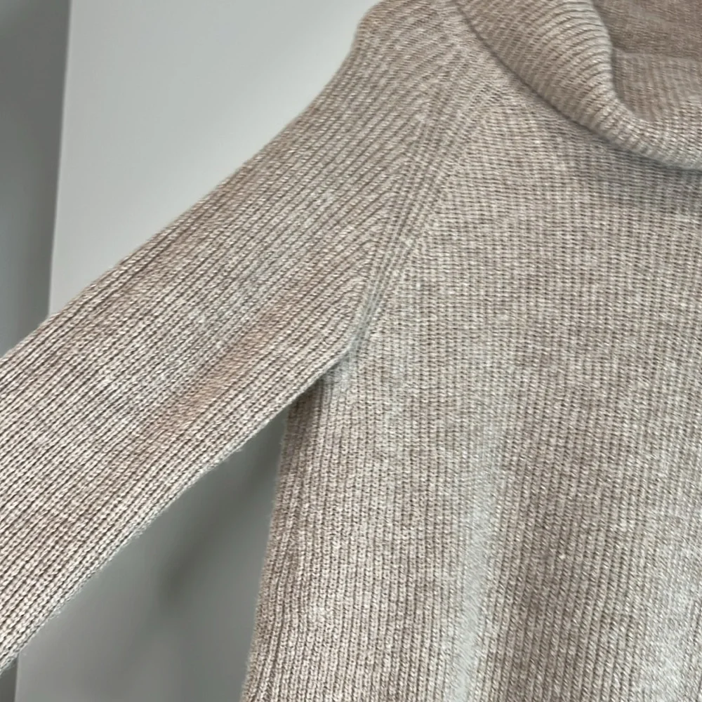 Tahari Wool Blend Cowl Neck Sweater Taupe Shaker Stitch Knit Long Sleeves M - Picture 5 of 12
